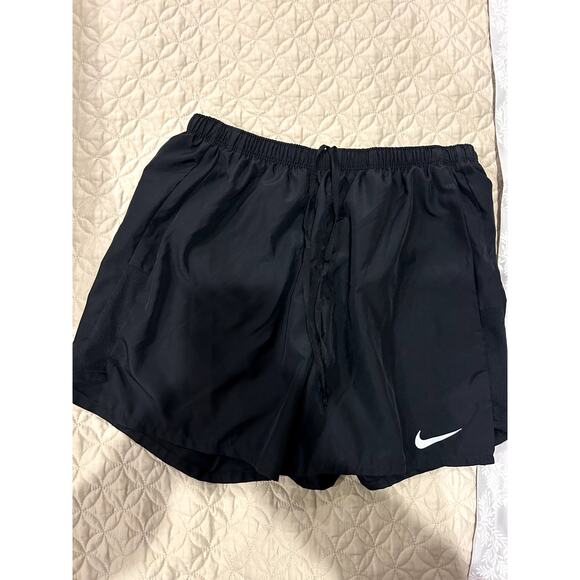 Nike Women's Running Shorts Size M Back Pocket Front Pockets - Picture 1 of 6